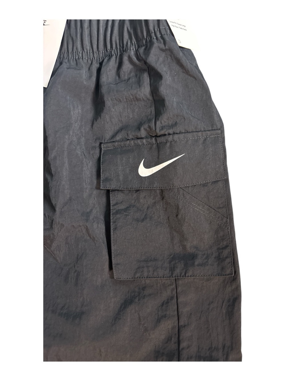 Nike Women’s Essential Woven Loose Fit High Rise Cargo Shorts White Swoosh XS - Picture 3 of 9